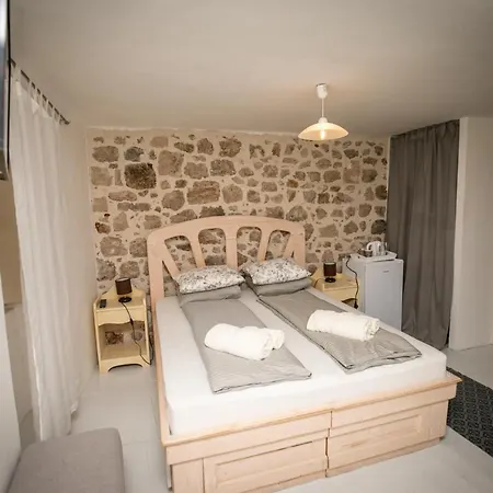 Epidaurus Πανσιόν